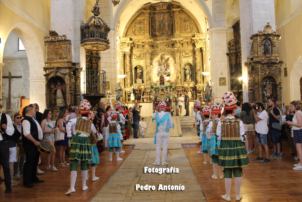 DANZAS DEL PALOTEO EN FUENTELCESPED