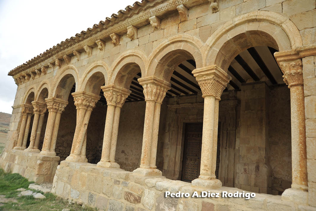 IGLESIA  ROMANICA DE S PEDRO -SORIA