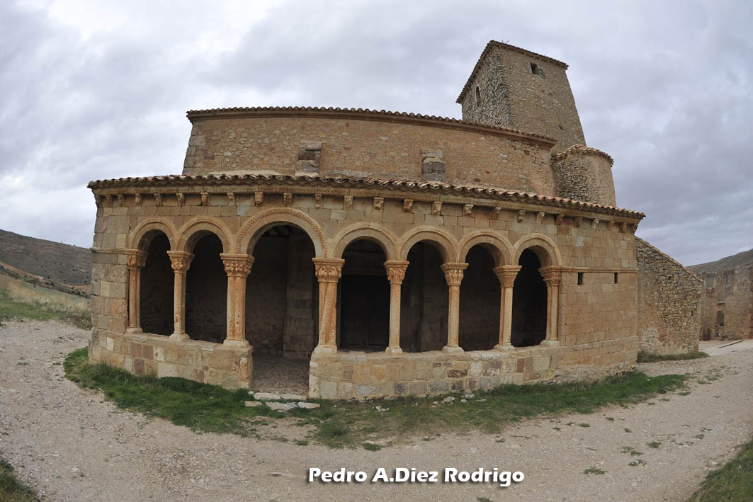 IGLESIA  ROMANICA DE S PEDRO -SORIA