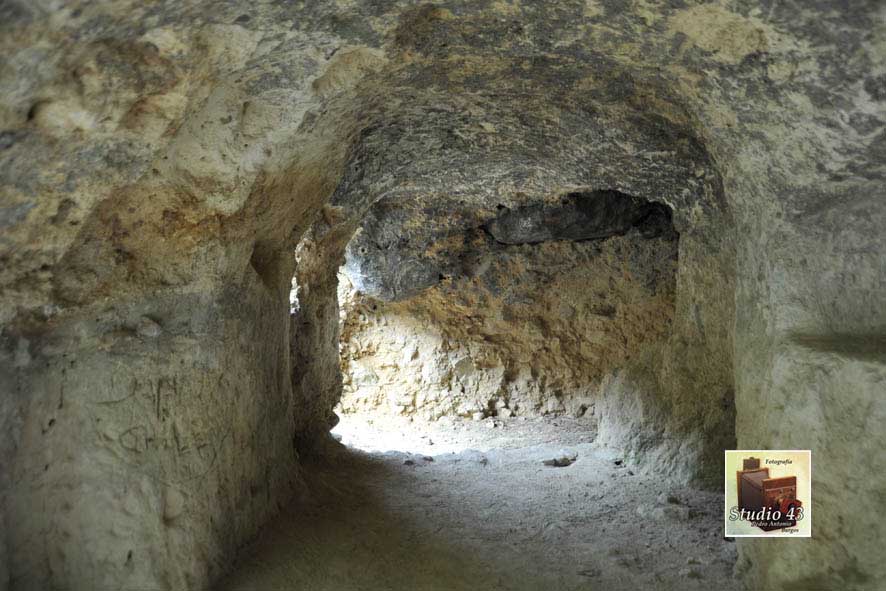 CUEVA DE LOS PORTUGUESES EN TARTALES DE CILLA