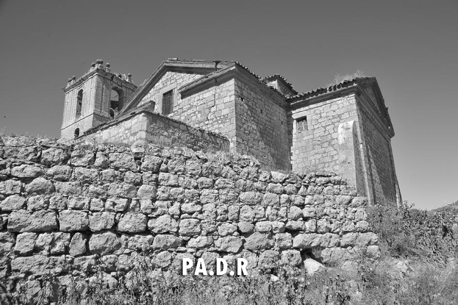 IGLESIA DE S MIGUEL EN  VILLAVELLID EN PELIGRO